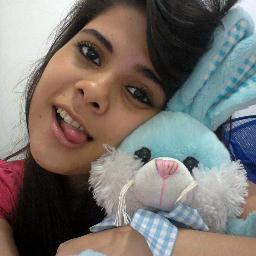 Divertida, doida, chata, igonorante, enfim, sou apenas eu mesma XD