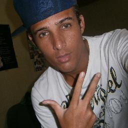 -' Curto uma boa Musica, Sou apaixonado por Futebol e sou muito fã do @Cristiano *----* . Facebook: http://t.co/i3qQwOklV7