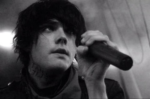 Killjoy1414's profile picture. P!ATD | MCR | Linkin Park | Green Day | are my life. #teamfollowback