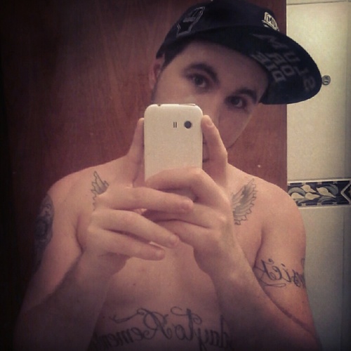 Vocalista de uma Banda famosa que ninguem conhece