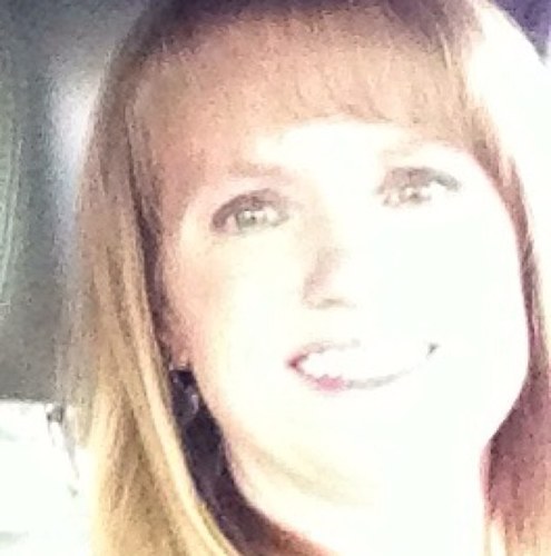 Wife and mom of 3. Teach PreK and sell Avon! Love to read and to dance! Im a cheer mom and mud racer wife.
