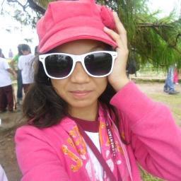 singer,dancer,smart, famous,
that's me :)