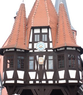 To promote and celebrate the link between Larbert High School, Scotland and Gymnasium Michelstadt, Germany 🇩🇪 40+ years strong. Tweets by @LHS_MissC