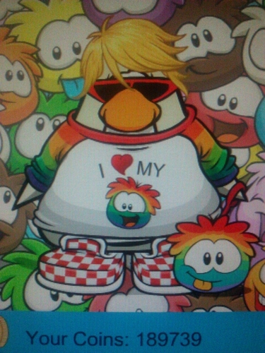 hi im p21945 my real name is marchello and im 11 i been around cp since either 2007 2008 or 2009 im a good freind around club penguin so make sure to follow me