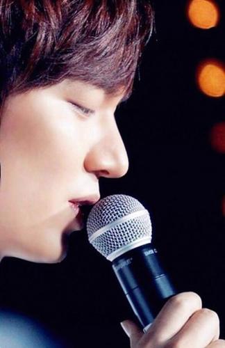 ♥Annyeong♥ I am LeeMinHo Lovers. Crazy all about @actorleeminho Oppa And.. I'm proud to be MINOZ ♥♥