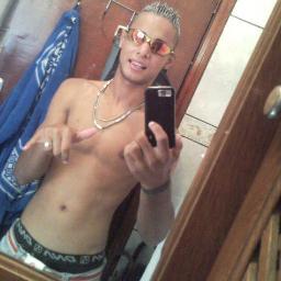 Engraçado, zueiro, curto varios tipos de musica , mais prefiro...
#FreeStep e #Sensualize