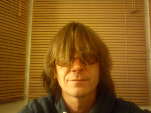 http://t.co/918E3bphyB  singer/sonwriter,and long time bipolar sufferer and self harmer,i am not ashamed,this is me