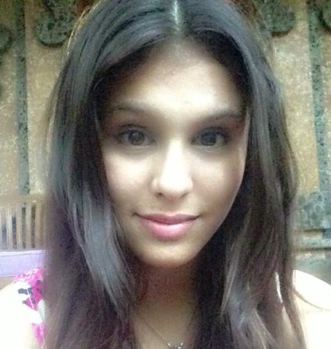 Hi:) This is my 2nd acc.My 1st acc is @JeBelicious. I love singing, modeling, dancing, playing guitar, drums. I Love Y'All! God Bless:D #JeBe