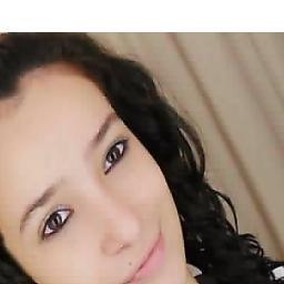 Tenho 16 anos... sou alegre, extrovertida, simpatica. Odeio pessoas que dão em cima do que e meu e não gosto de mentiras. Amo muito minha familia e meu namorado