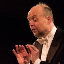 Ik inspireer en laat mensen groeien als musicus. Zonnezang voor plezier, kwaliteit en ontwikkeling voor zang, piano, helende stem, koor en orkestdirectie.
