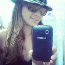 De que vale o paraiso sem o amor.......acredita na nossa felicidade e uma maneira de conseguimos nossos objetivos...XD