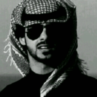 أتيت إلى هنا لأخدم الشعر , فـ لم أضع أسمي أو صورتي الشخصيه للشهره , طموحي أن أصل لمستوى ذائقتكم