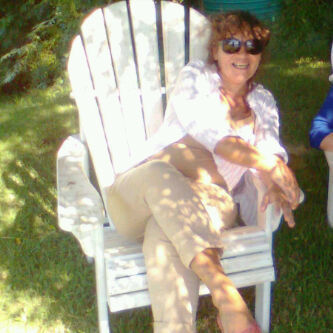 hilla_b's profile picture. 