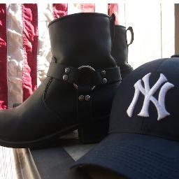 AZYankee's profile picture. The Arizona Yankee was born in NJ and has lived in DC and England. This is about the Yankee's current home--the strangest and most beautiful state in the Union.