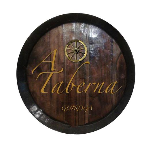 Bar de Tapas e Viños no centro de Quiroga. Viños colleiteiros refrixerados en Barril, Mencia, Ribera de Duero, Rioja e Pais. Cociña caseira e tradicional.