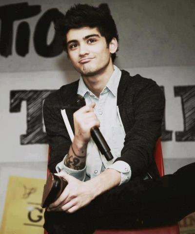Taylor Swift,One Direction,The Hunger Games,Joe Brooks,Lindsay lohan. Ask: http://t.co/ZbSyuC6W