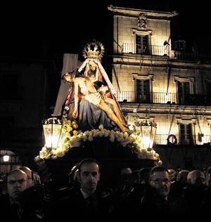 Tratando de disfrutar cada año un poco más de la Semana Santa leonesa. Adoro sentir que mi corazón late al ritmo de los tambores.