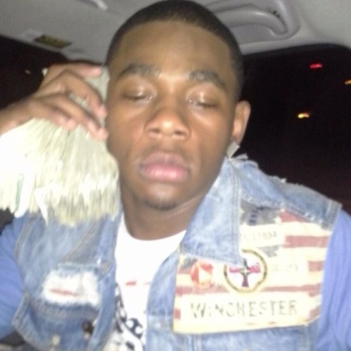 no bio follow ur boy cuz I'm definitely ah real nigga been in dis shyt since I was knee high #team Lil D