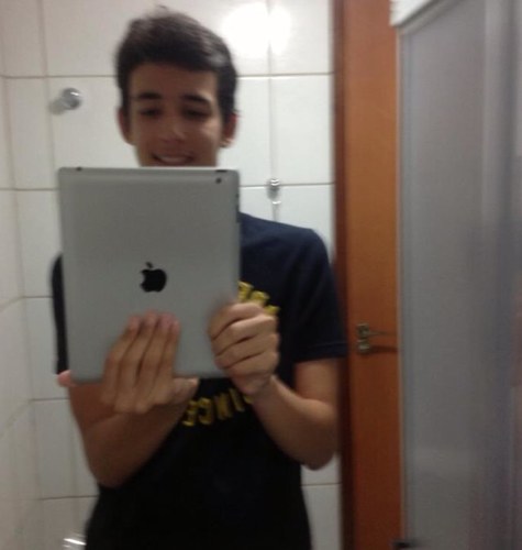 Estudante do Colégio Diocesano , futuro médico . São paulino eternamente !