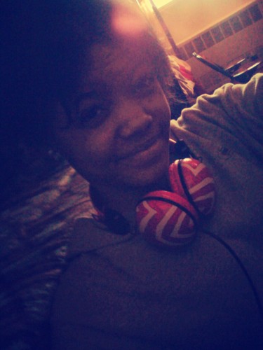 I♥ my followers and my haters motivate me always stay conifident U may or may not knoe me if not hi my namez kiki^^
Lol anyway follow me !!