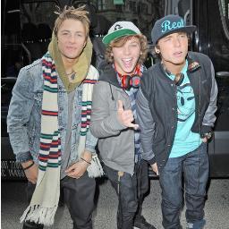 Esta cuenta ya no es de E3 .Para información de E3 sigue a la cuenta oficial @spain_emblem3