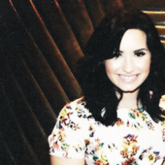 CatchingDemz's profile picture. If I could live in Mystic Falls I would.