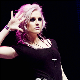 Hello. I'm not real Perrie Louis Edwards, I'm just a roleplay. I hope you guys like me ;3 YOU GOTTA ♥ PERRIE!