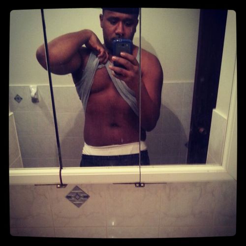 Shane_got_swagg's profile picture. Down 2 Earth Dude. Jus Holla If U Wanna Now More!!! #TeamBlackBerry #TeamLiveProfile #TeamHookt. #TeamSingle. Get @ Me Yo