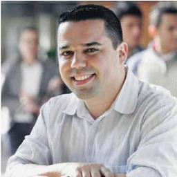 Católico, Educador, Contador de Histórias e amante do trabalho voluntário e acredito que servir o próximo é lapidar o que temos de melhor em nós mesmos.