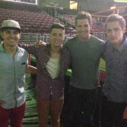 Soy Giselle o Gisela,Tengo 13 años..y me encanta @bigtimerush siganme @thecarlospena @1loganhenderson @heffrondrive y @jamesmaslow los amo chicos!22/02/2013 3