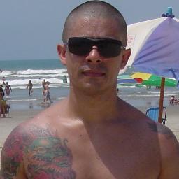 Sou carismático, dedicado e muito atencioso, gosto de malhar e sou fã de tatuagens.