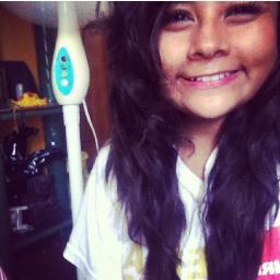 Holissssssssssssssss, Mi nombree es Valeria Hernandez, Ya bye . c: