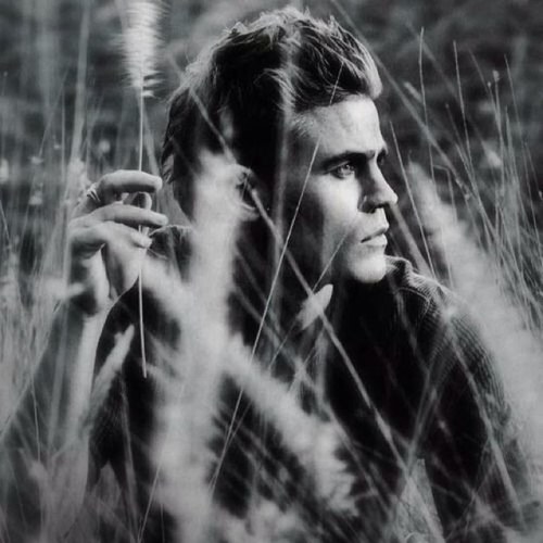 I used to have no feelings, ripping out human hearts and not feeling a thing. Well that was the old me. Brother to @EternallyDamned [Roleplay]