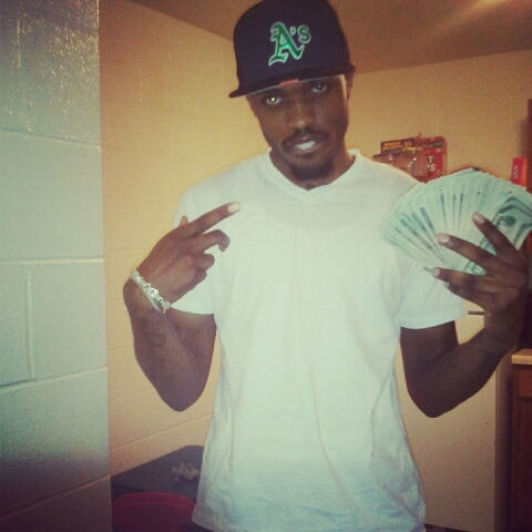 Lil Ice_No Bake_No Crums_No Shake_No Lies_No Fakes _No Spies_No Snakes..Trap jumped back like a zone of FISH..