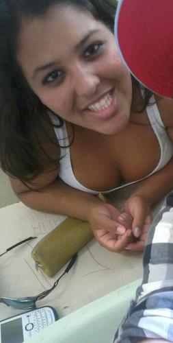 LaliMartinns's profile picture. Eu axo q eu sou loka... pois amo quem menos me valoriza     *-*