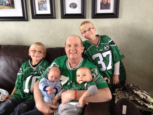 gusacres's profile picture. 