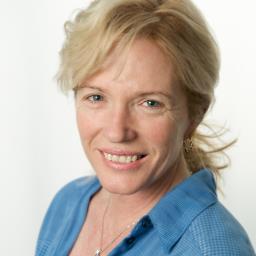 Chiropractor (Sydney), Ph.D (Southampton, UK).   Policy Director of the Chiropractors Association. 28 year experience in education, research and management.