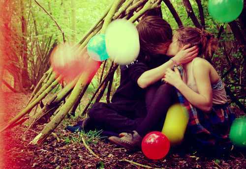 girl just explaining her love trouble ♥