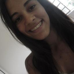 Não importa oque eu digo, voce ira valorizar pelo que vê, julgar pelo oque ouviiu e opinar pelo que conheçeu *--*