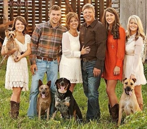 Conservative who loves the God of Israel, my family, and my country