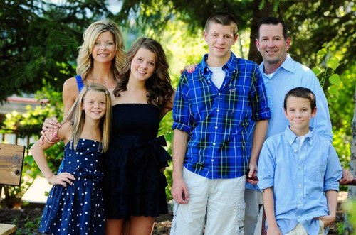 Husband, father of 4 wonderful kids, sports nut and connoisseur of fine golf courses