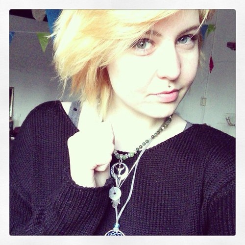 Akishika_'s profile picture. Romantic dreamer, wanderer of the woods. Love and be loved, fairly take and fairly give. Following the Goddess's ways