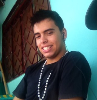 tentando ser musico,  gosto de samba,  tenho fé em Deus,muita calma e deixa acontecer naturalmente que o bicho vai pegar