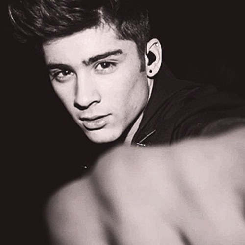 TrishaMalik0112's profile picture. 