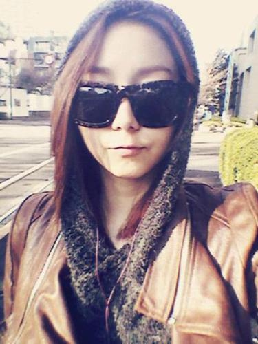 Real kpop fans can tell the kpop idols by face, personalities, and voice. Not hair..