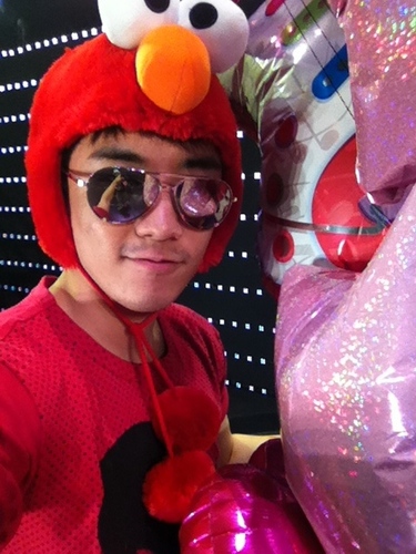 hungnageotte581's profile picture. why are kpop fans pretending that k/pop/ is so hipster and sacred omg