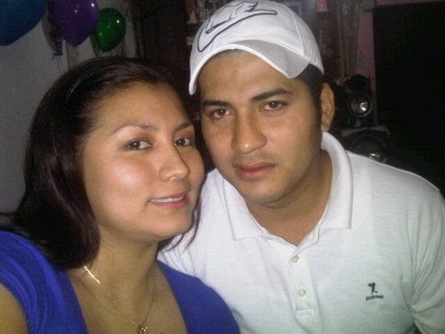 Sencilla, responsable, trabajadora,enamorada de la vida. Amo a mi familia, mi hija mi felicidad entera. Ing. Marketing pin:219A9DA9
