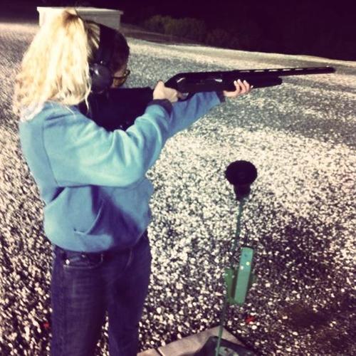 ashleyybabyy33's profile picture. 