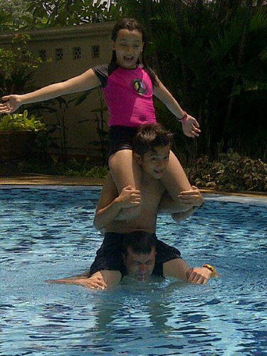 Aku Pernah Di bales sama @salshaabilaa @Celine_SwittinS @Cindy_SwittinS @chelsea_169 @TasyaD_SwittinS @fellyciaregine,Followback by: @fellyciaregine