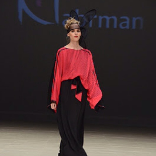 I Believe we can do what ever we set our minds to.
A Poet, an Entrepreneur , &
Founder of @Nabrman